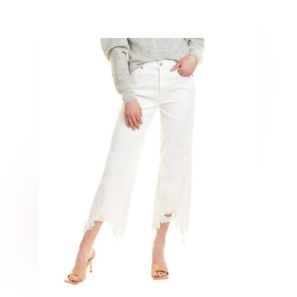 Seven for all Mankind cropped Alexa frayed bottom jeans size 29, white.